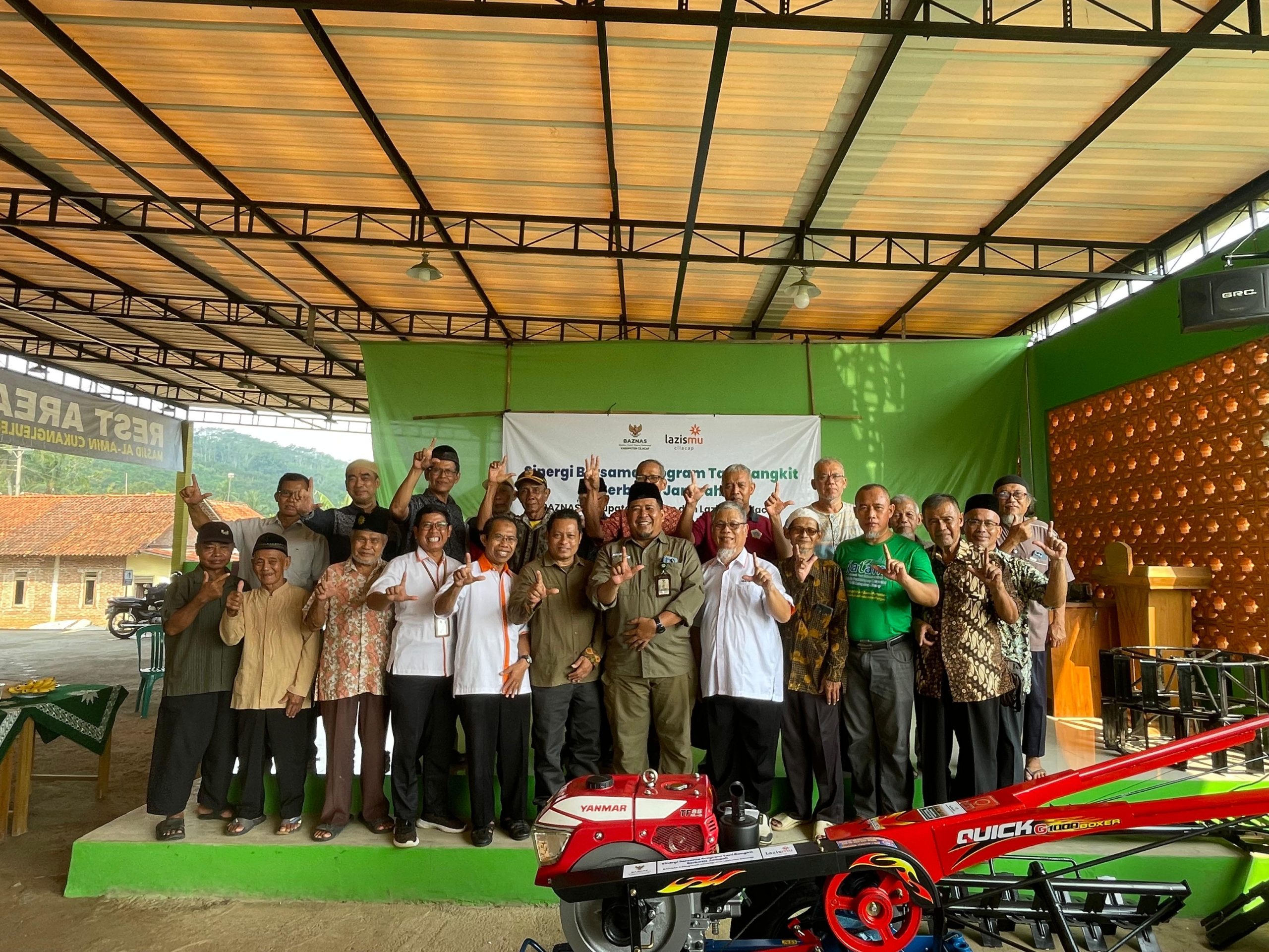 SINERGITAS BAZNAS – LAZISMU Cilacap UNTUK PETANI DAN TERNAK IKAN